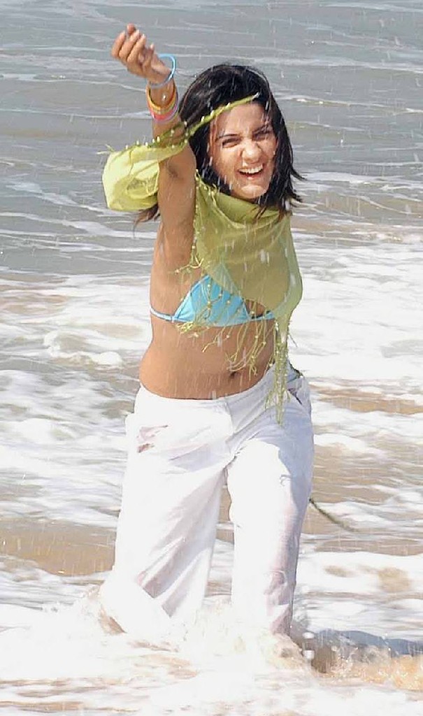 shruti seth in hot shorts legs spread to the extreme nude